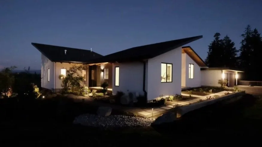 oregon outdoor lighting by ross nw watergardens in portland.jpg