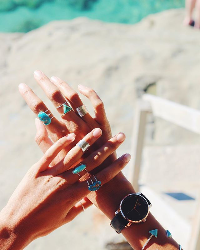 Ring tan ✌🏾 The new collection of CAT EYE TURQ rings are so beautiful in the vibrant Arizona Turquoise! Please don't order any because I am keeping them all for my self! 😜 #turquoise #sunnyday #ring #mvmtwatches