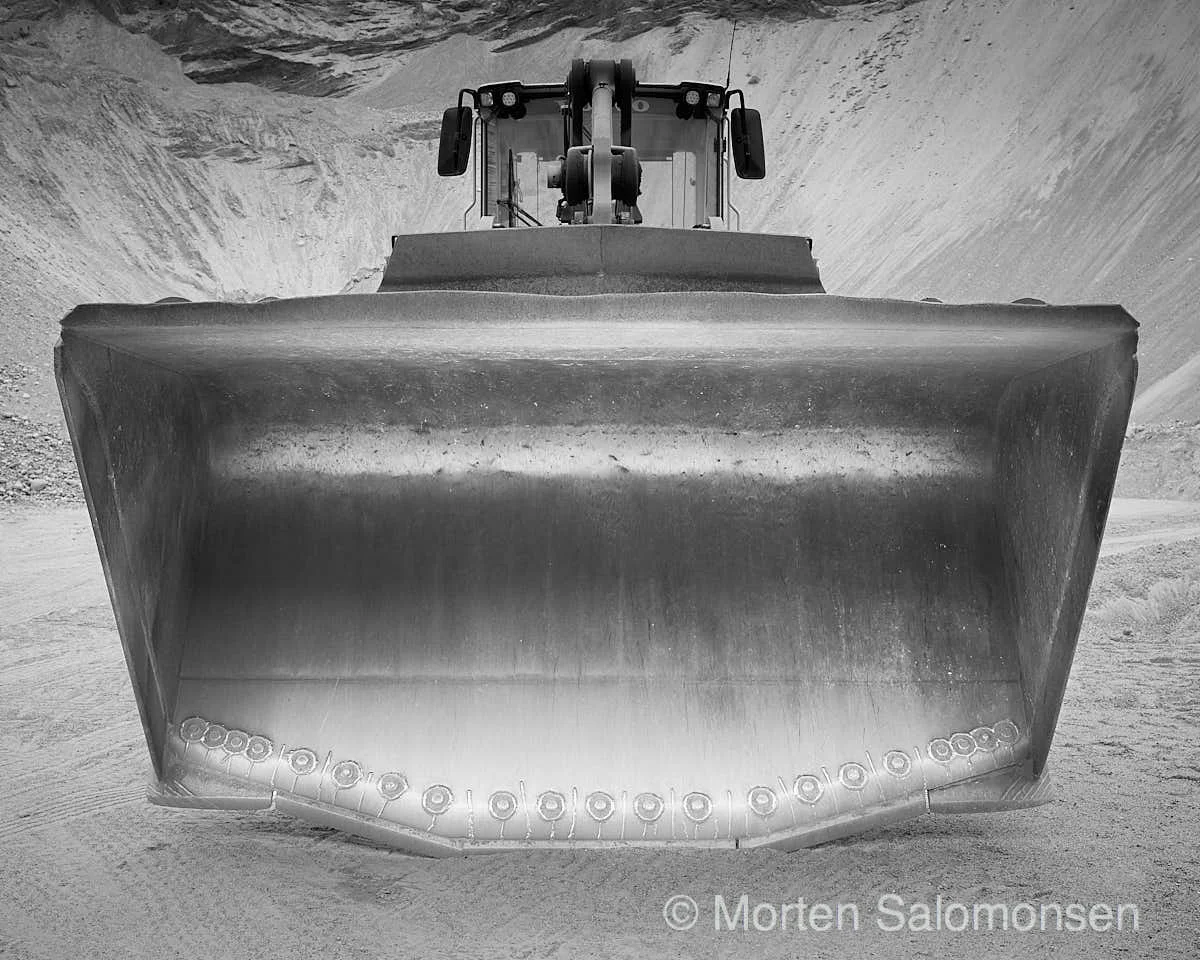 Wheel loader (1/20s @ f/11, 35mm equivalent, cropped, ISO 50)