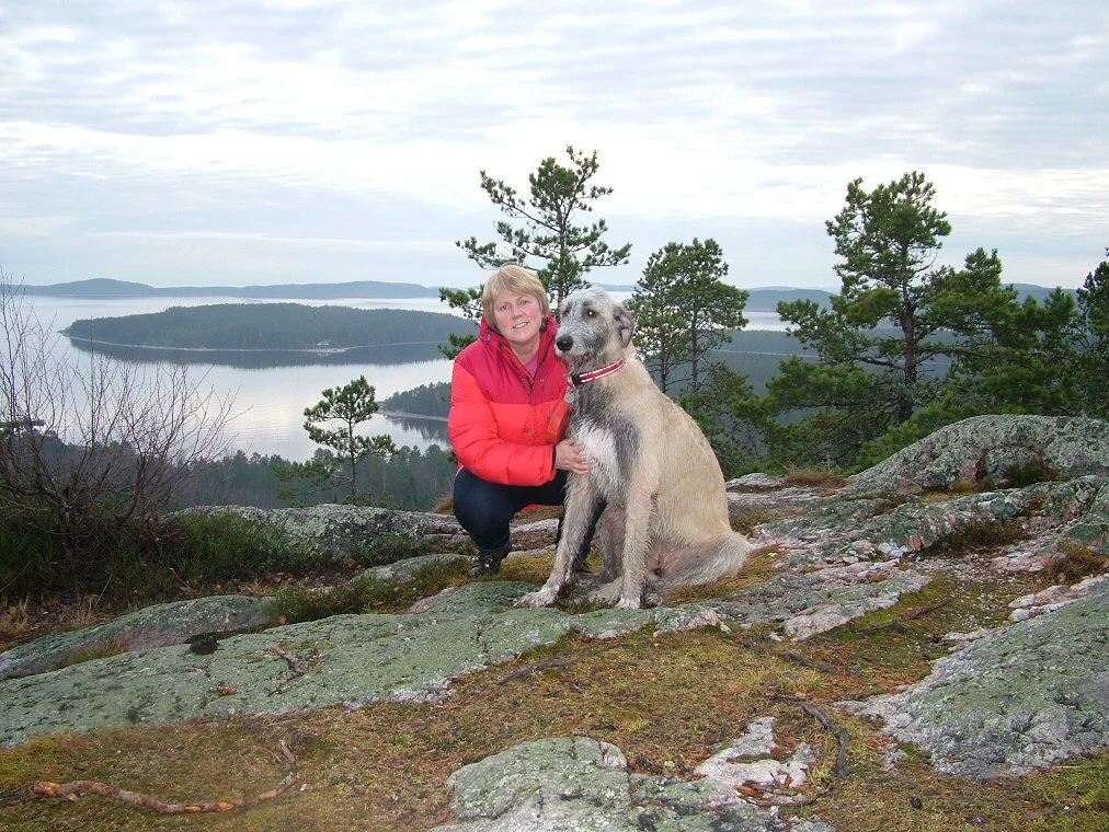 Suz and Ellie on Ogelttjarnsberget
