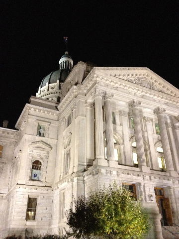 More magnificent statuary in this city than even in Washington, DC. I have some good friends in this state, but they were all out of town when we cruised through in a blur. God bless this "heart" of the Heartland. 