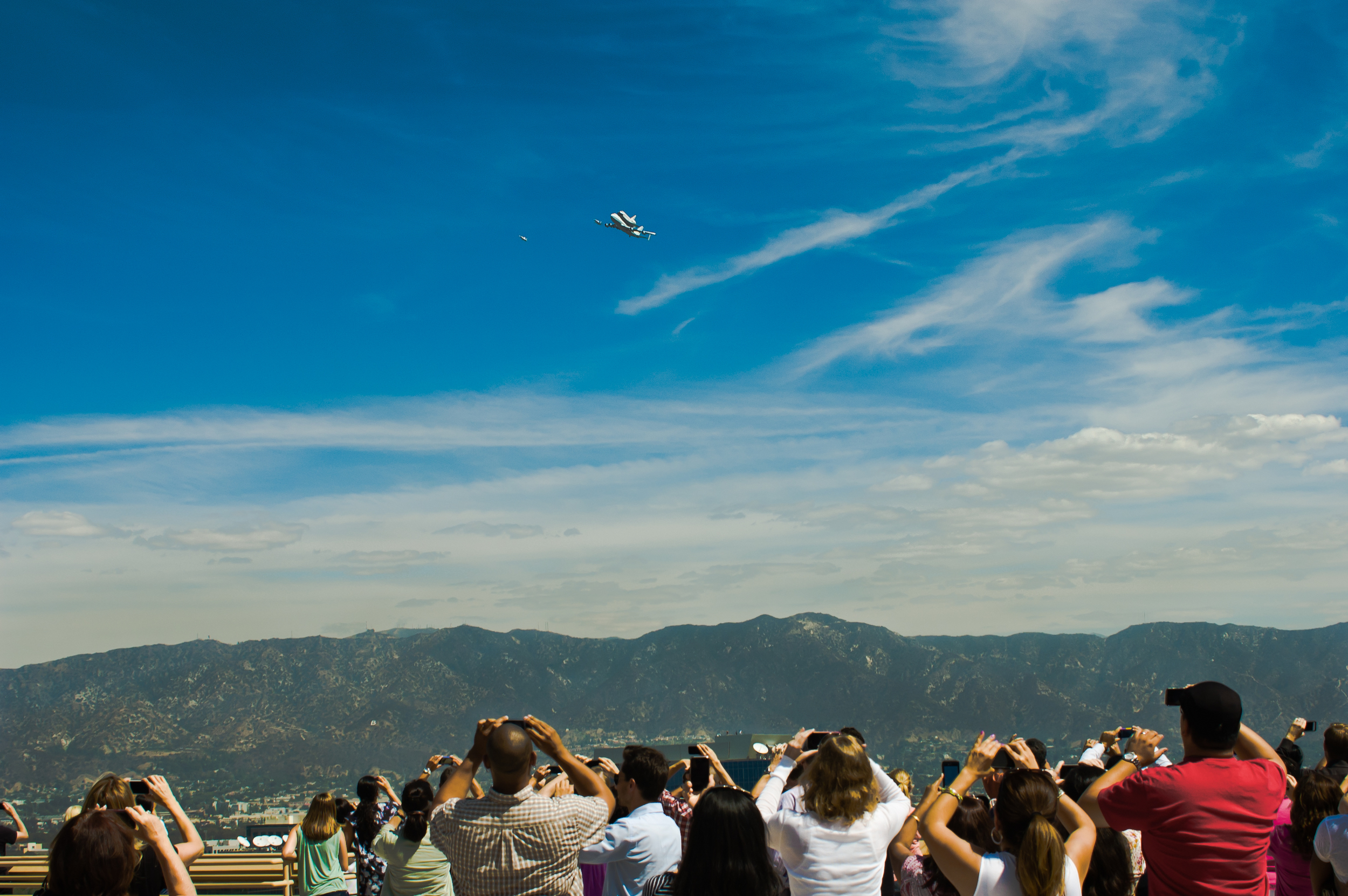 Endeavor over LA-20120921066-014.jpg