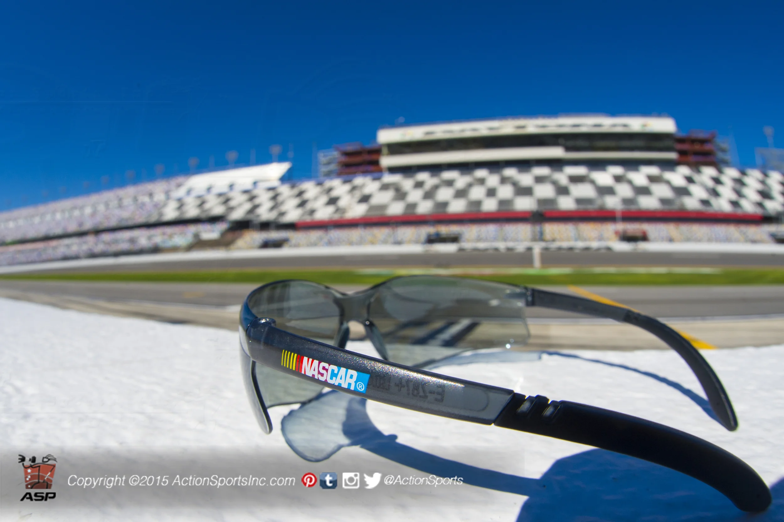 View of the front straight from the pit road wall