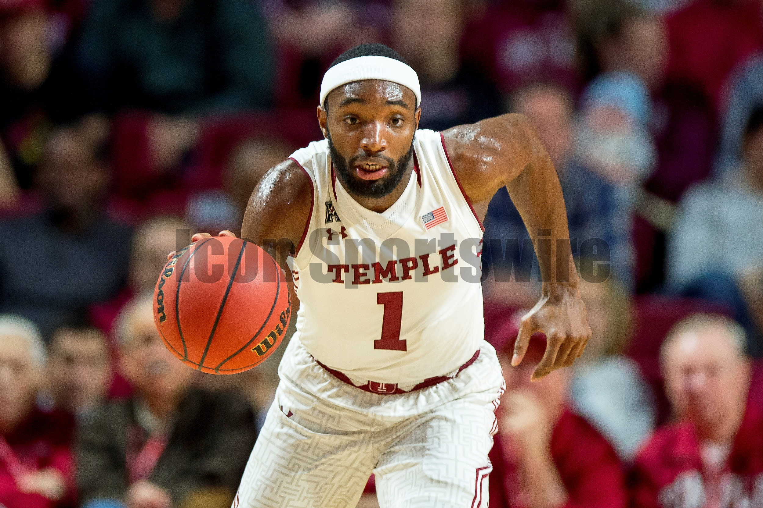  16 January 2016: Temple Owls guard Josh Brown (1) charges into the lane during the NCAA Men's basketball game between the Cincinnati Bearcats and the Temple Owls played at the Liacouras Center in Philadelphia, PA. (Photo by Gavin Baker/Icon Sportswi