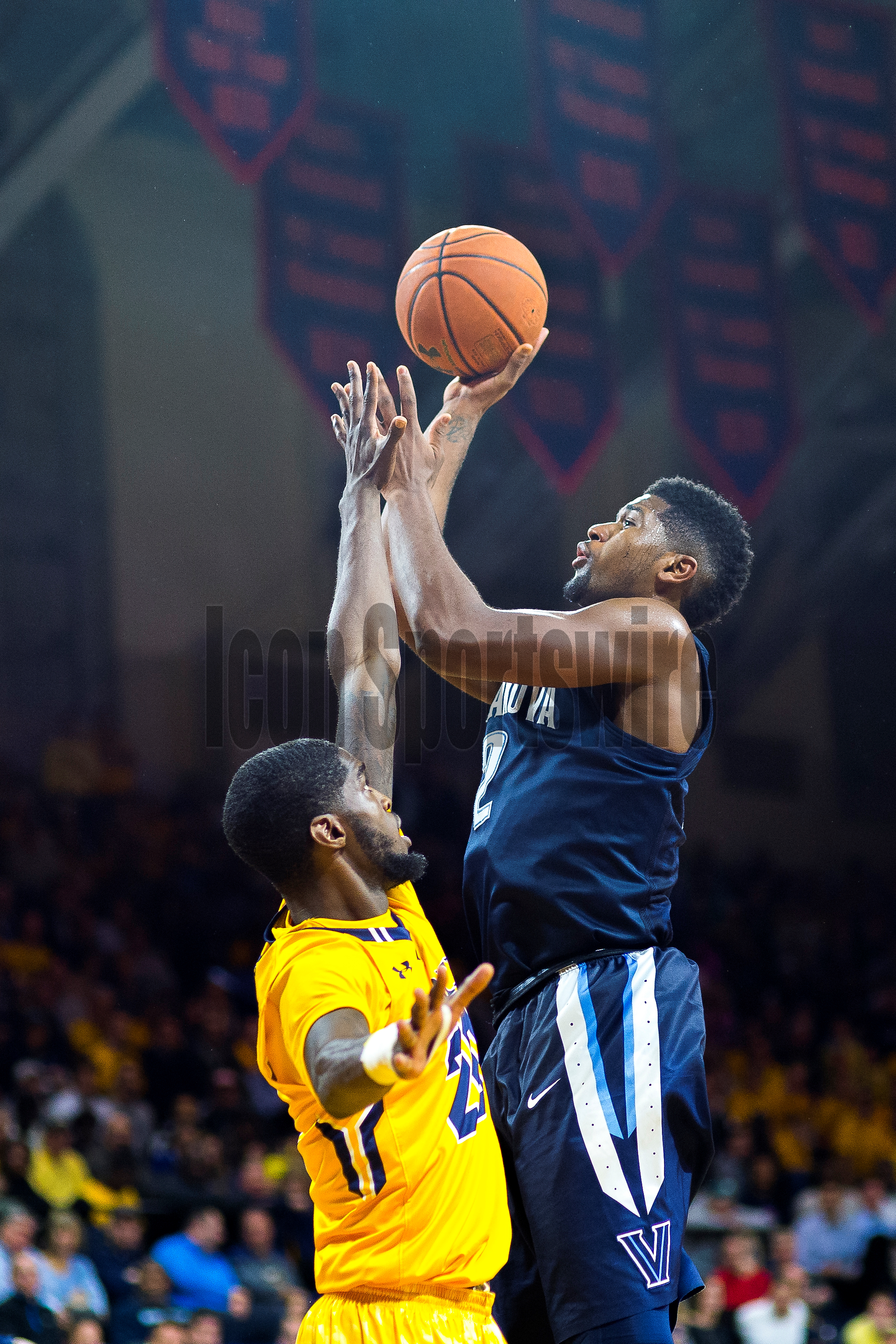  PHILADELPHIA, PA - DECEMBER 06: Villanova Wildcats forward Kris Jenkins (2) fires his jumper during the game between the LaSalle Explorers and the Villanova Wildcats on December 06, 2016 at the Palestra in Philadelphia PA. (Photo by Gavin Baker/Icon