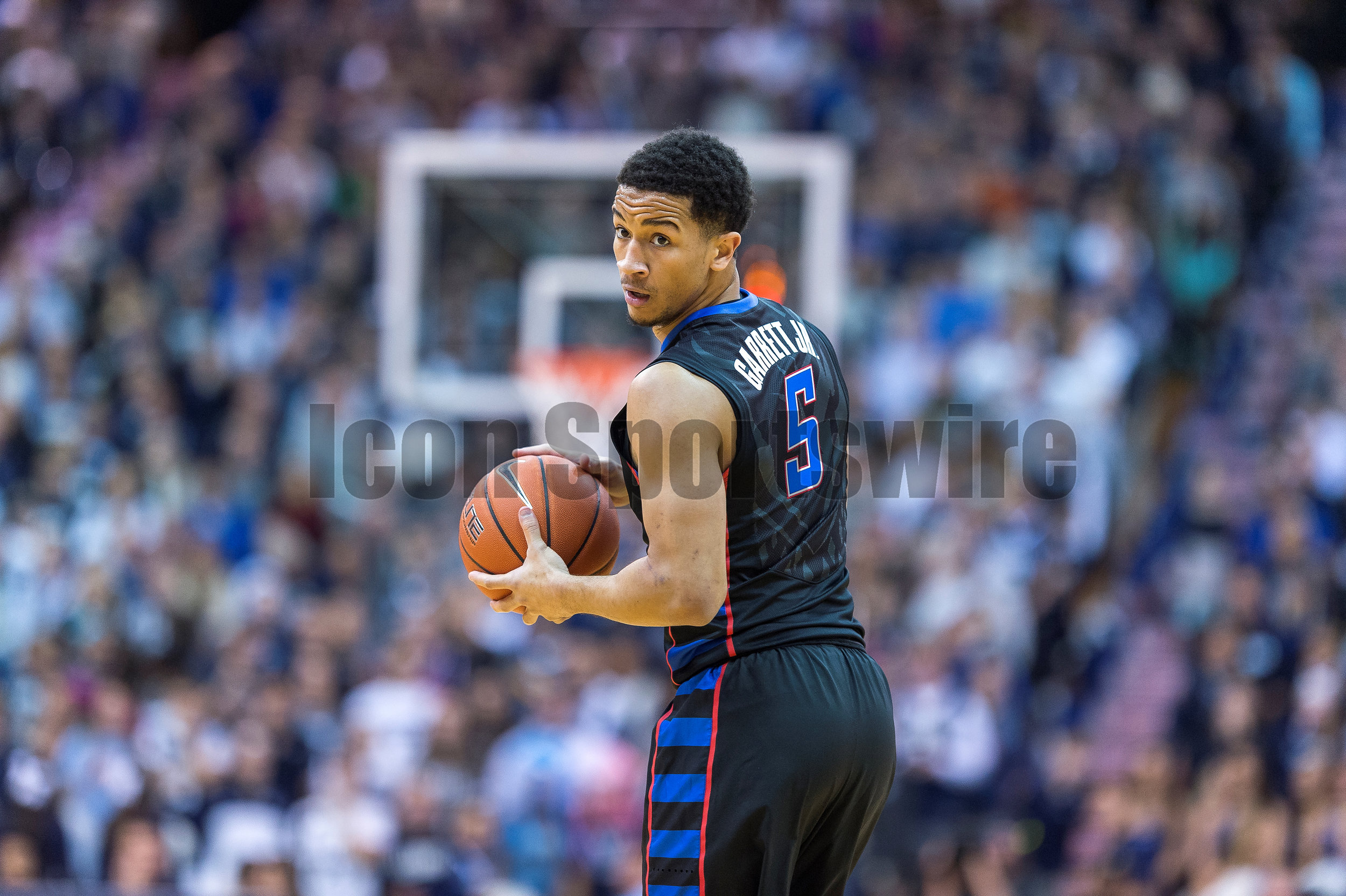  VILLANOVA, PA - DECEMBER 28: &nbsp;DePaul Blue Demons guard Billy Garrett Jr. (5) looks to pass during the game between the Villanova Wildcats and the DePaul Blue Demons on December 28, 2016 at The Pavilion in Villanova PA.(Photo by Gavin Baker/Icon