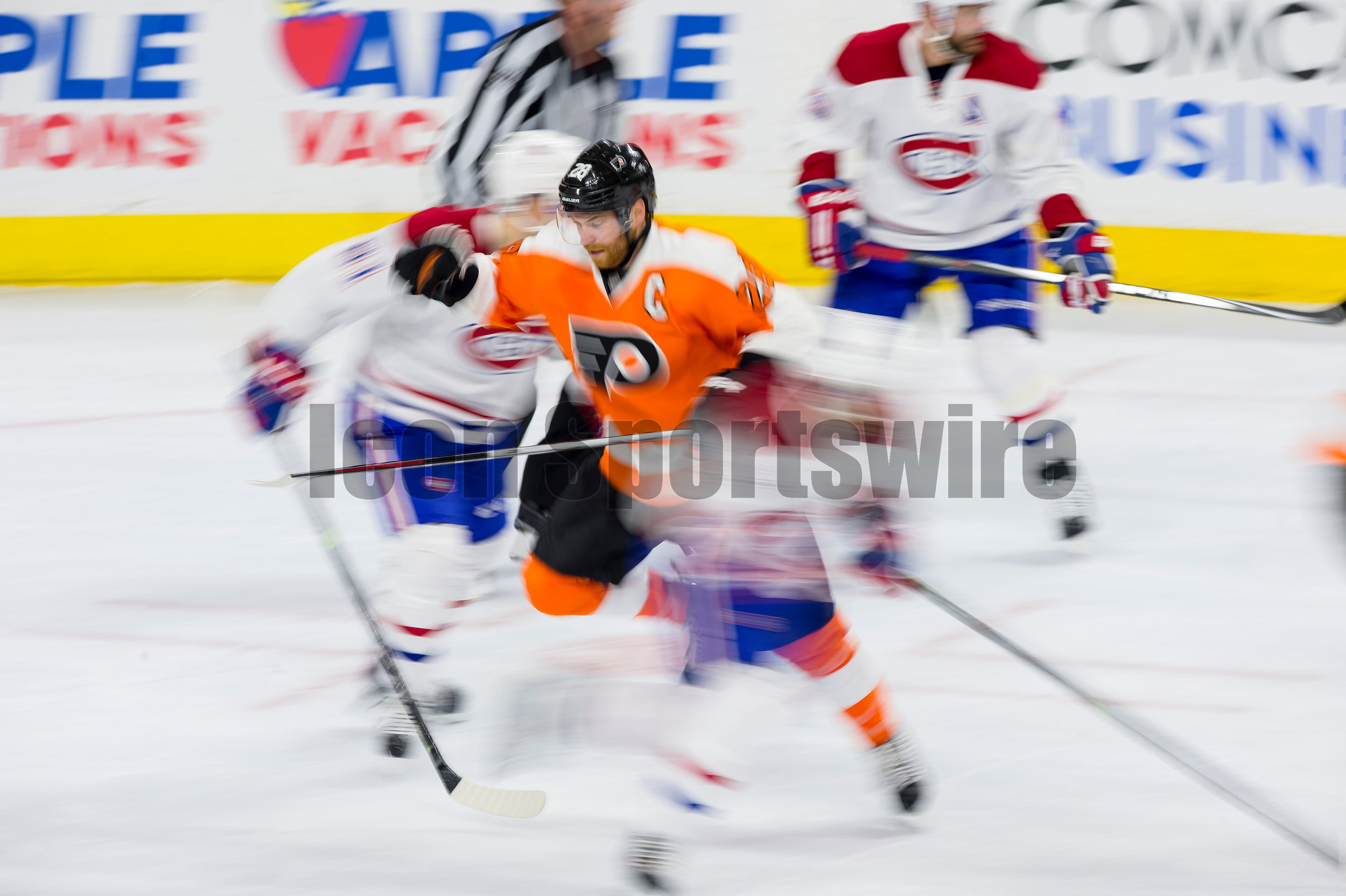  02 February 2016: Philadelphia Flyers center Claude Giroux (28) moves through heavy traffic on his way to the puck during the NHL game between the Montreal Canadiens and the Philadelphia Flyers played at the Wells Fargo Center in Philadelphia, PA. (