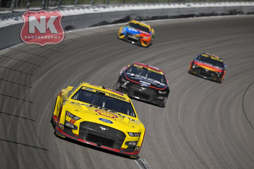 #22: Joey Logano, Team Penske, Shell Pennzoil Ford Mustang during the NASCAR Cup Series Hollywood Casino 400, Kansas Speedway