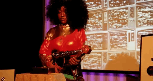 alaia02.gif