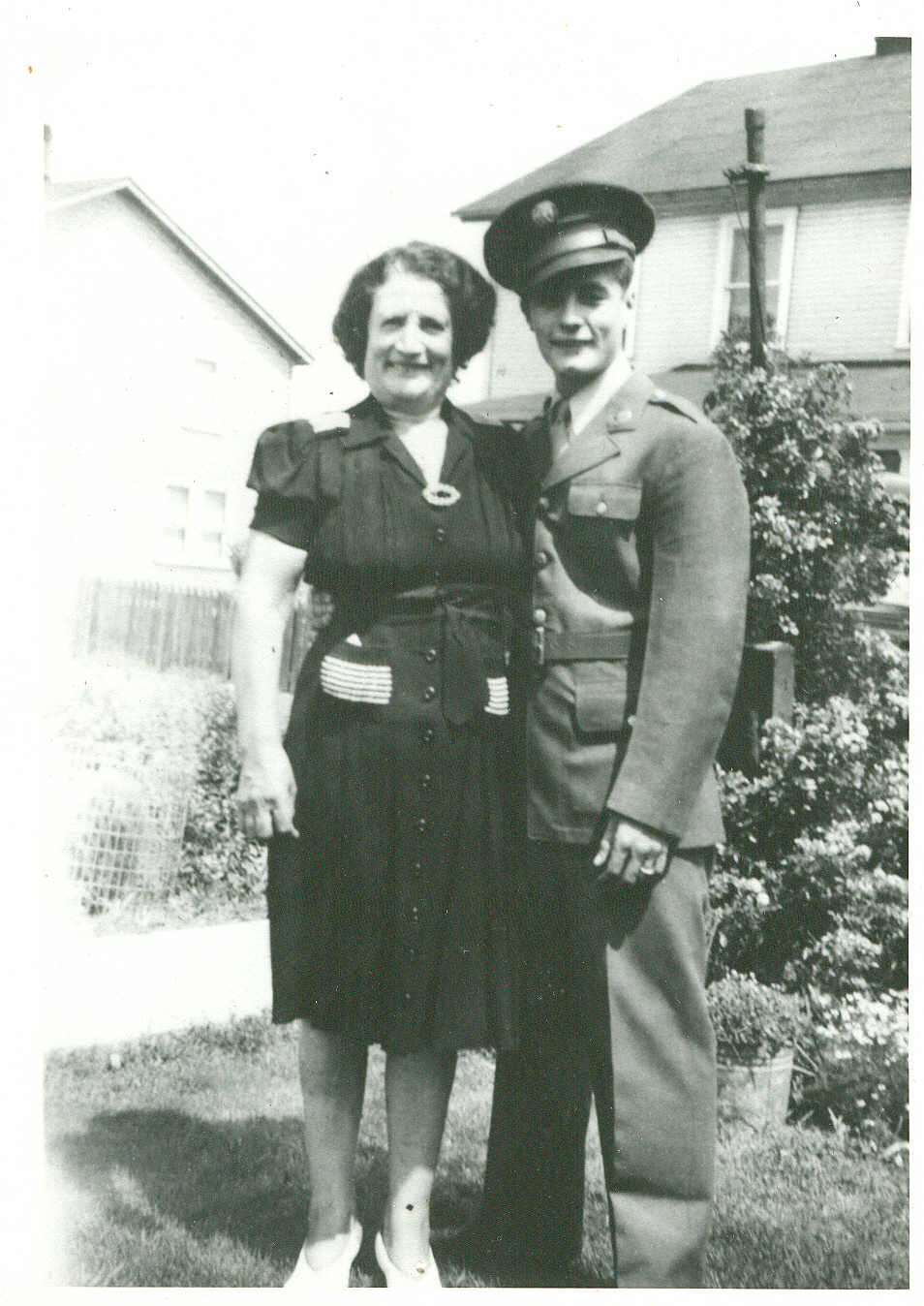 vince mangini and mother anna in 1943.jpg