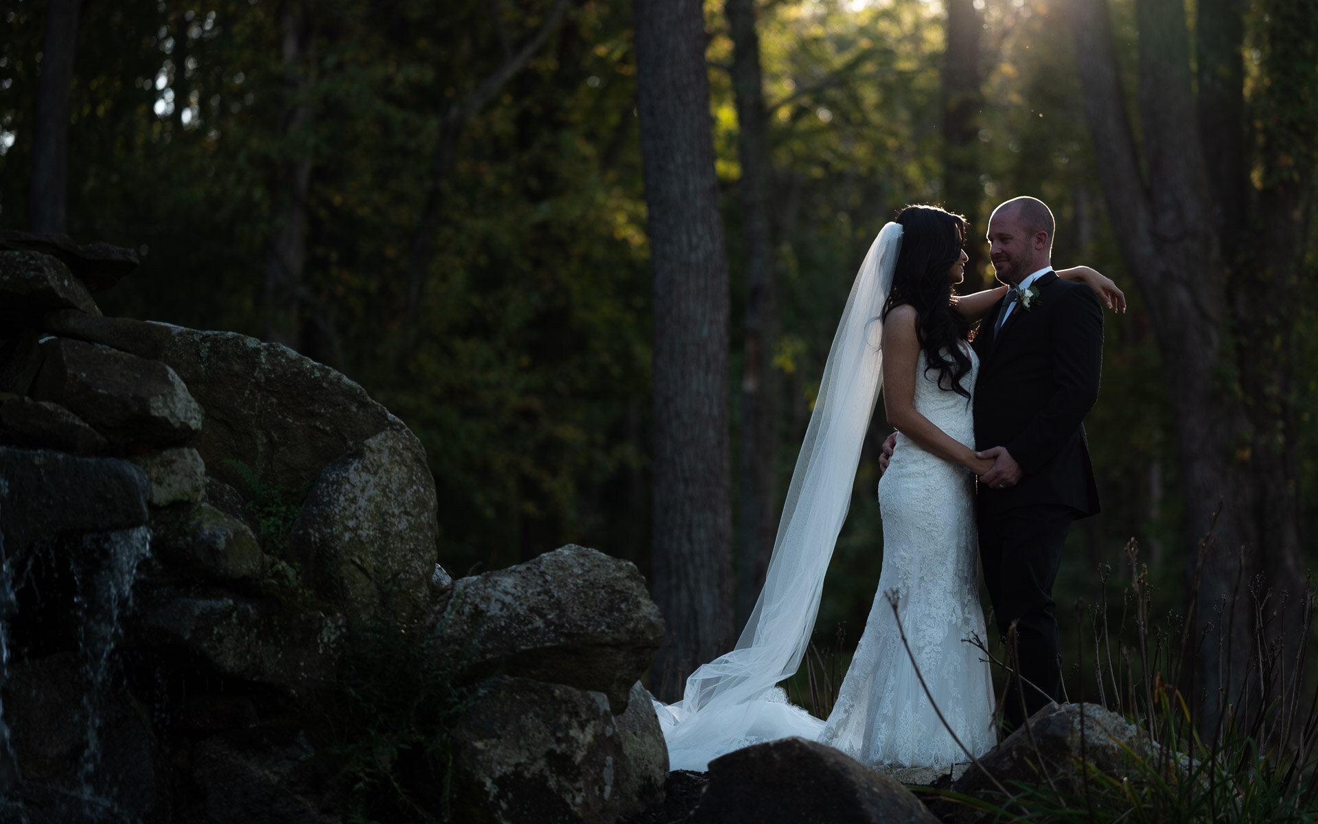 Twisted-oaks-presets-bride-groom-portrait-2.jpg