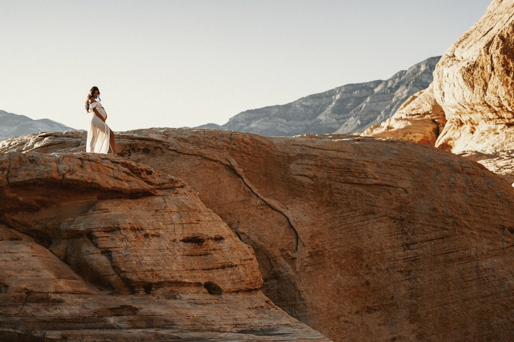 Twisted-oaks-studio-red-rock-canyon-maternity-shoot-8.jpg