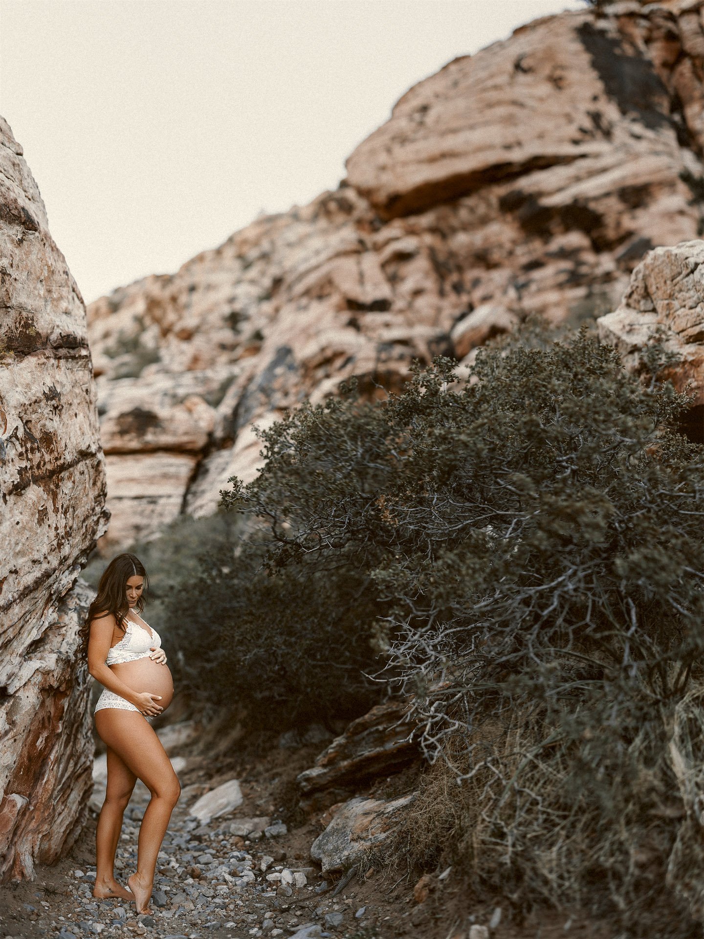 Twisted-oaks-studio-red-rock-canyon-maternity-shoot-25.jpg