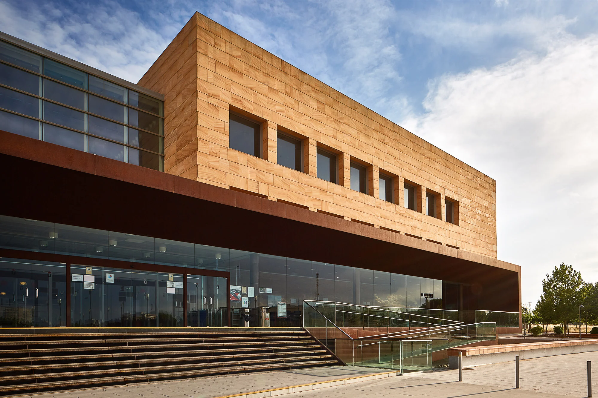 ARCHITECTURE_Cupa_Bibliotheque.jpg