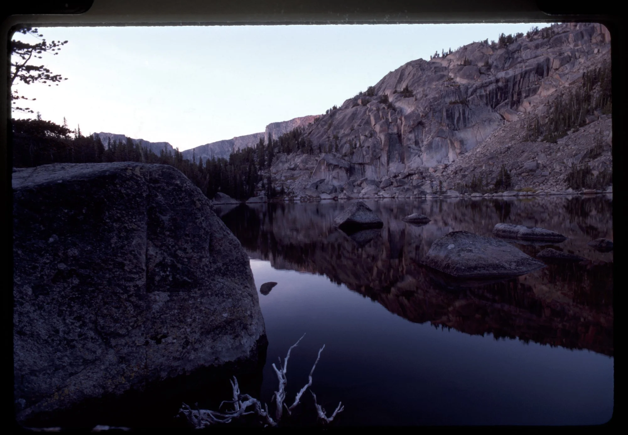 TRAY_##_1987_FRAME_16_CAPTION.jpg
