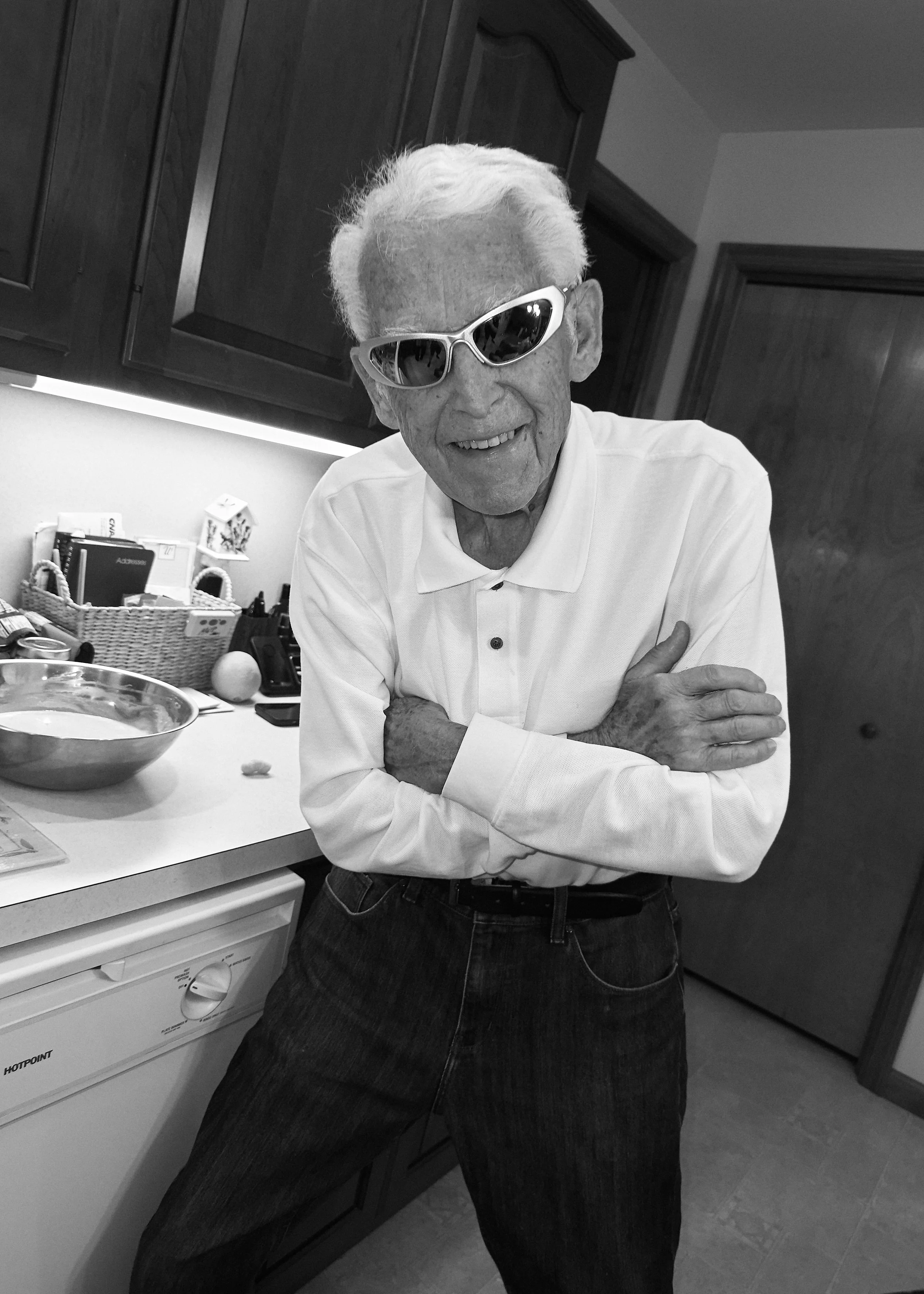 20221105_iPhone14ProMax_Grandpa_Balenciaga_0002.jpg