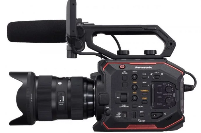 AU-EVA1_Side-e1496449357563-690x455.jpg