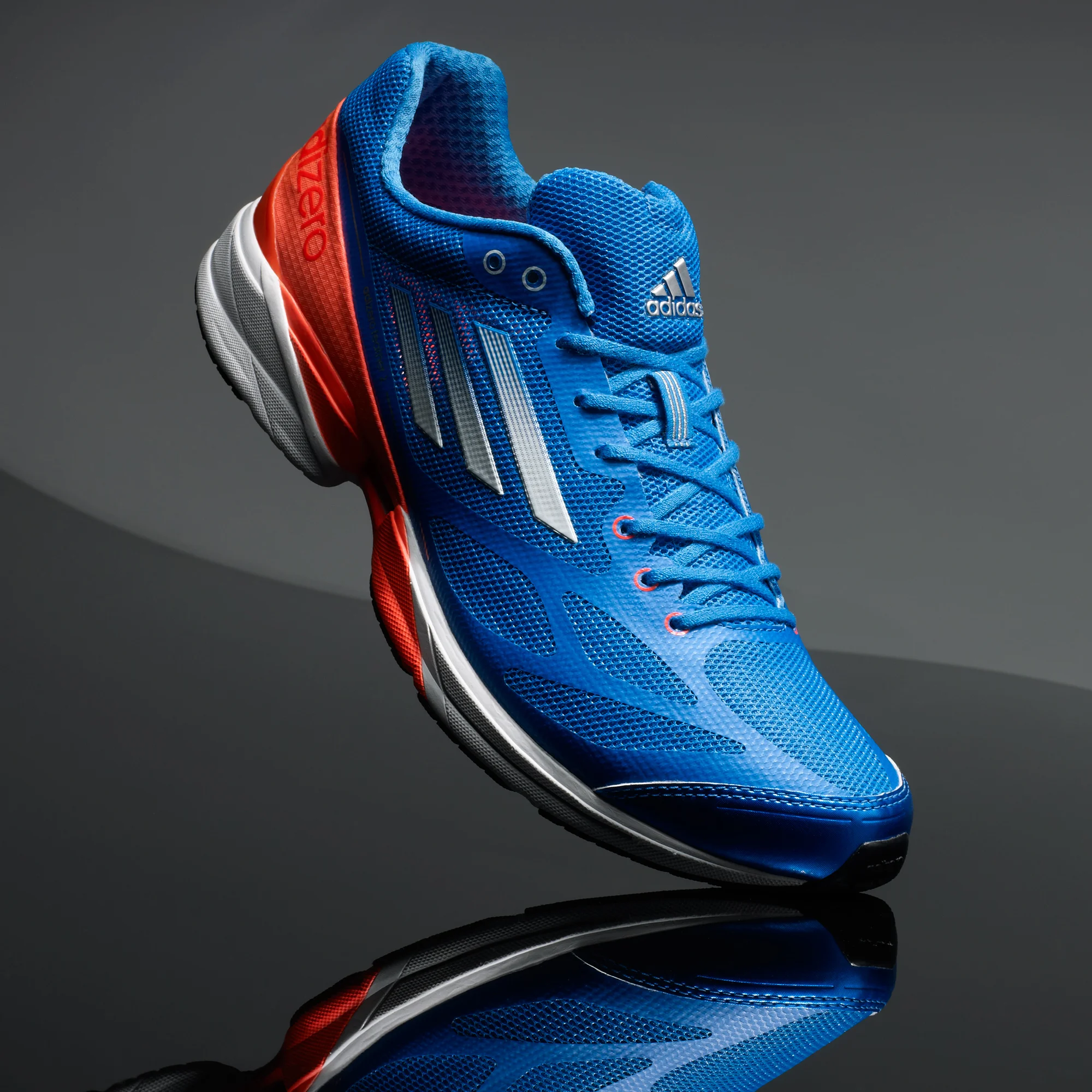 12_FW12_adizero_feather_2_M_01_Final.jpg