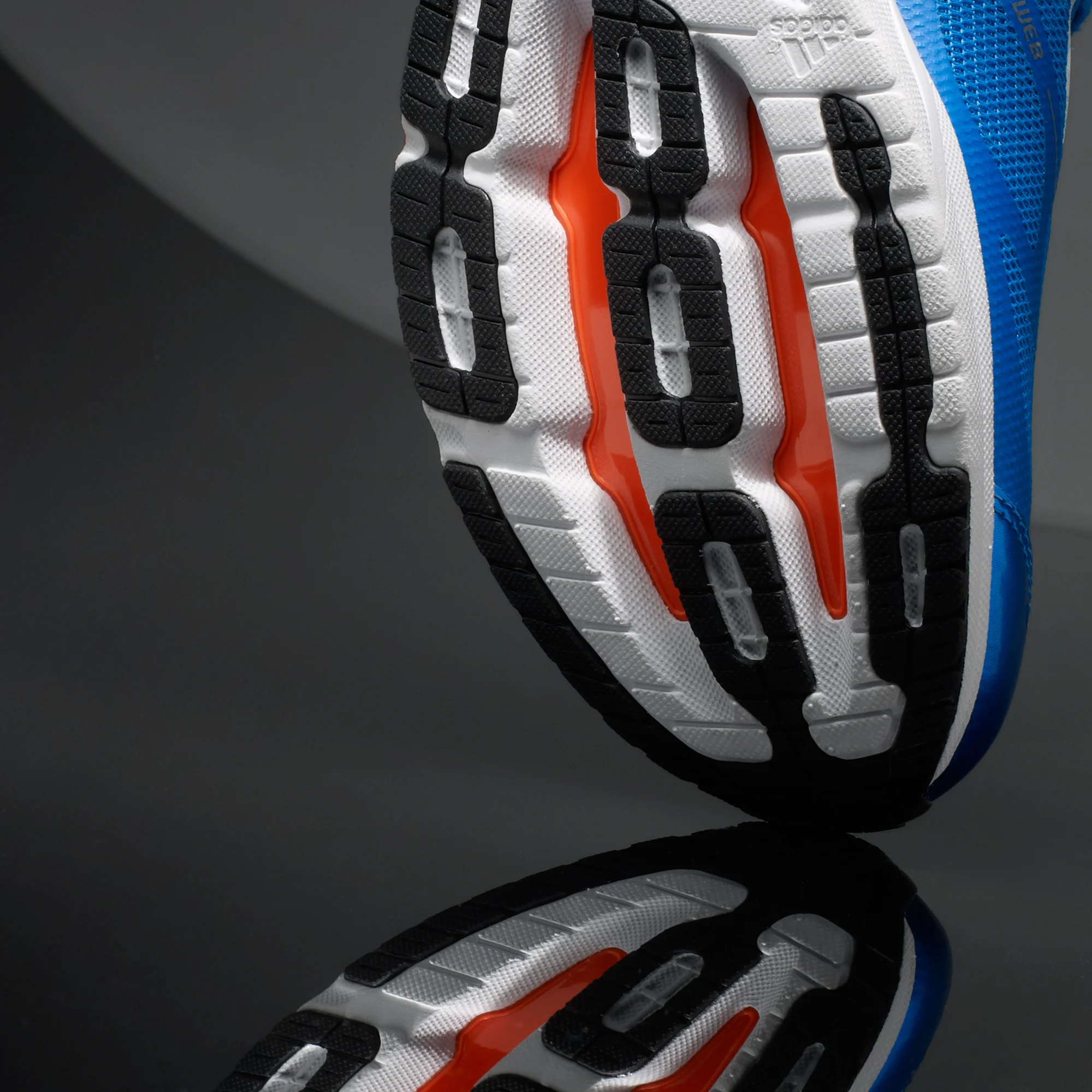 12_FW12_adizero_feather_2_M_05_Final.jpg