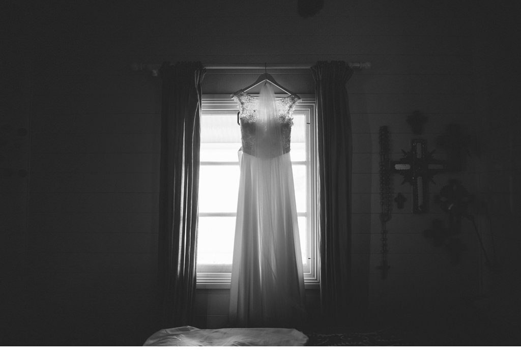 MORGANROBERTS_ROBBIEANDBEC_BYRONBAY_WEDDING_028.jpg