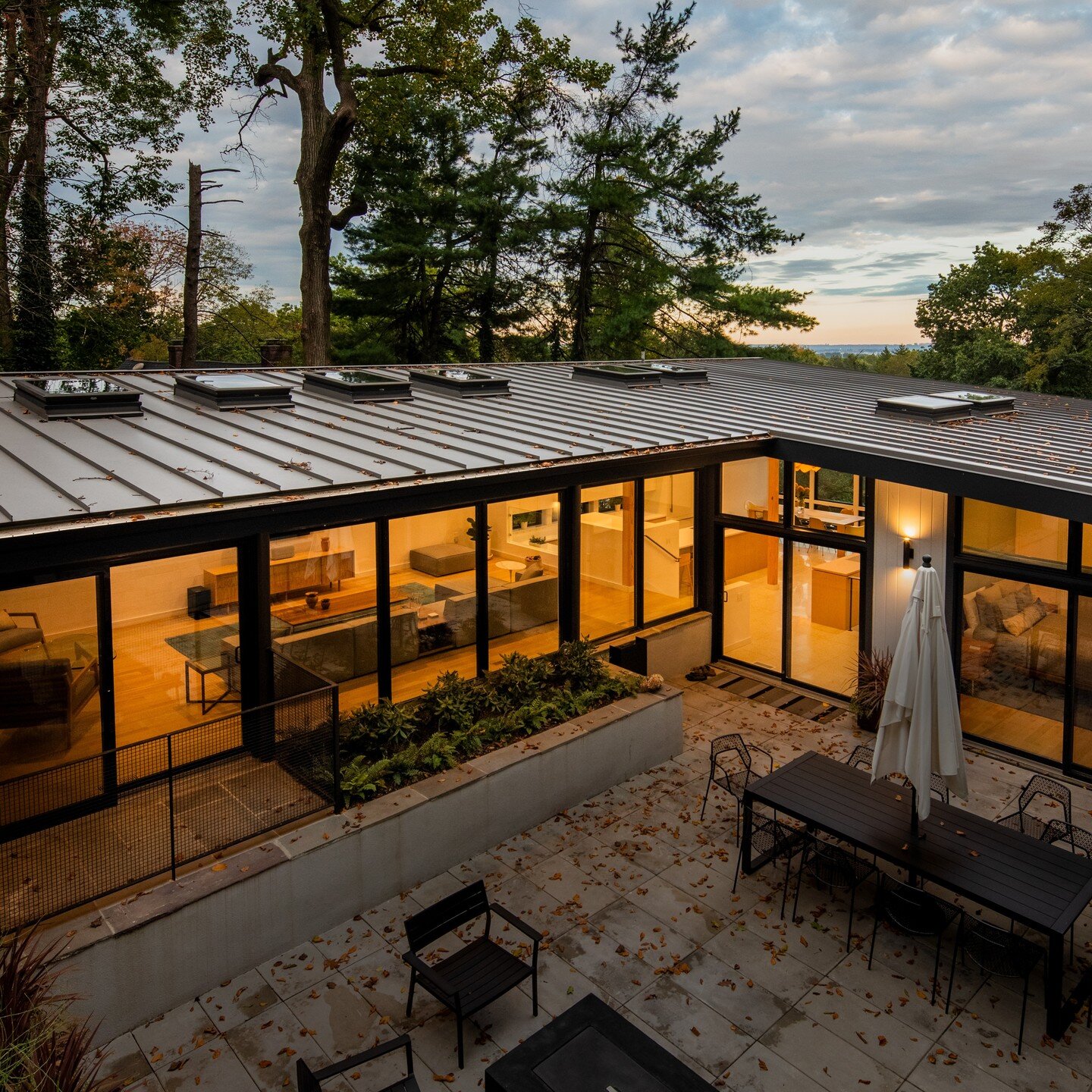 Our Montclair MCM renovation project involved restoring a 1950's era split level. The focus was on updating materials and lighting, but we also opened up the previously altered and enclosed kitchen to allow access to NYC skyline views from throughout