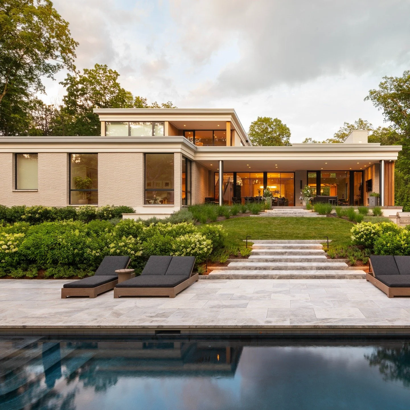 Resort living in Northern Jersey... Our Livingston House has it all...

built by @rthbuildingco 
interiors by @roostinteriorsnj 
landscape by @backtonature.nj 
photos by @gregmaka
