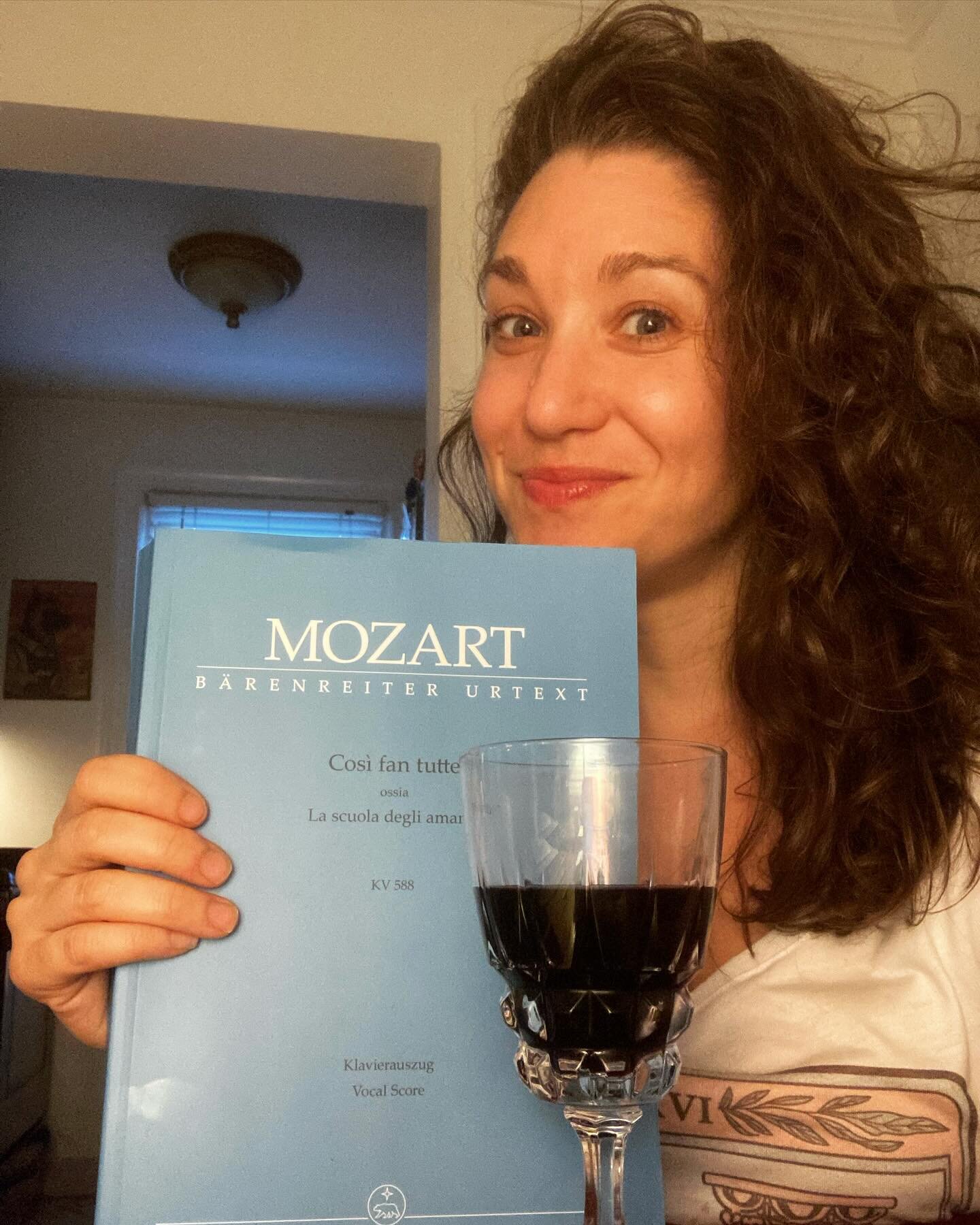 Cracking open this puppy tonight- score marking party commencing N👏🏽O👏🏽W! Fiordiligi I am comin&rsquo; for you 💃🏻

#dork #operasingersofinstagram #mozart #cosifantutte #fiordiligi #sistersister #opera #summer #newrole #newscore #b&auml;renreite