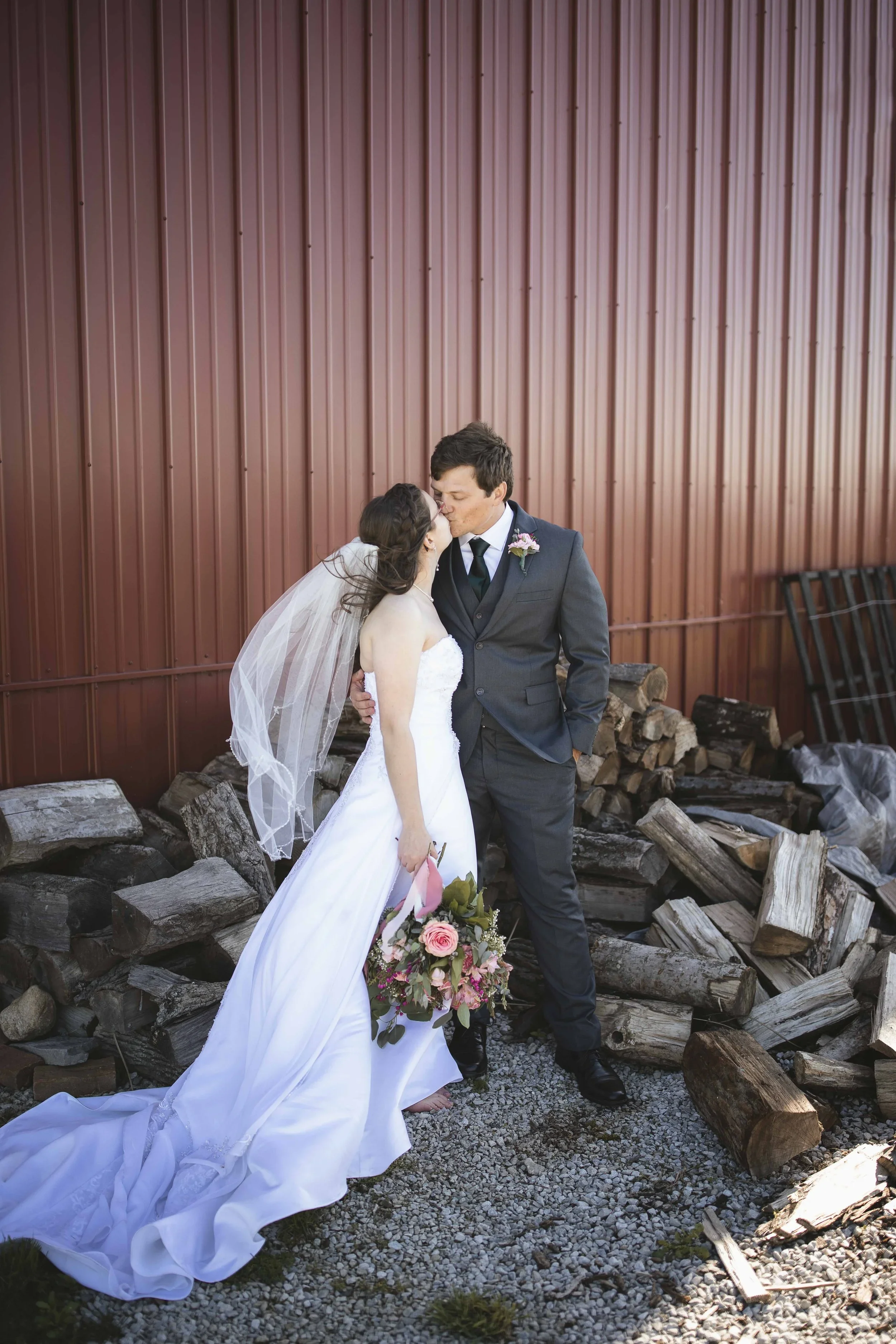 Audrey + Andrew :: Wedding in Lancaster, Ohio