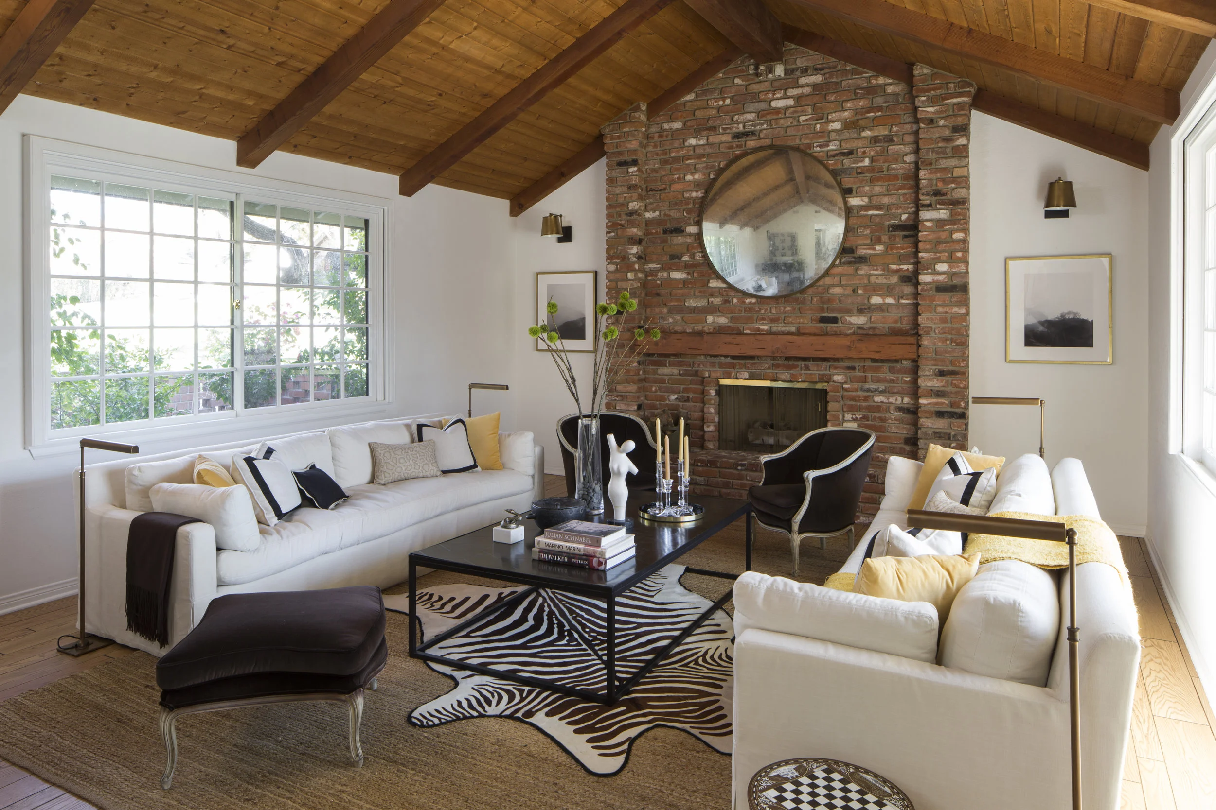 BreezeGiannasio_MeghanBobPhoto_ThousandOaks_LivingRoomOverall_HR.jpg