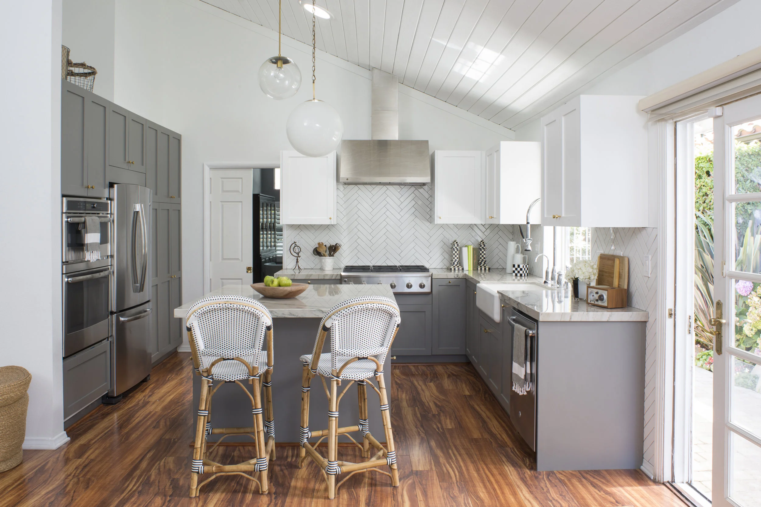 BreezeMidway_KitchenOverall_DoorOpen_V2_HR.jpg