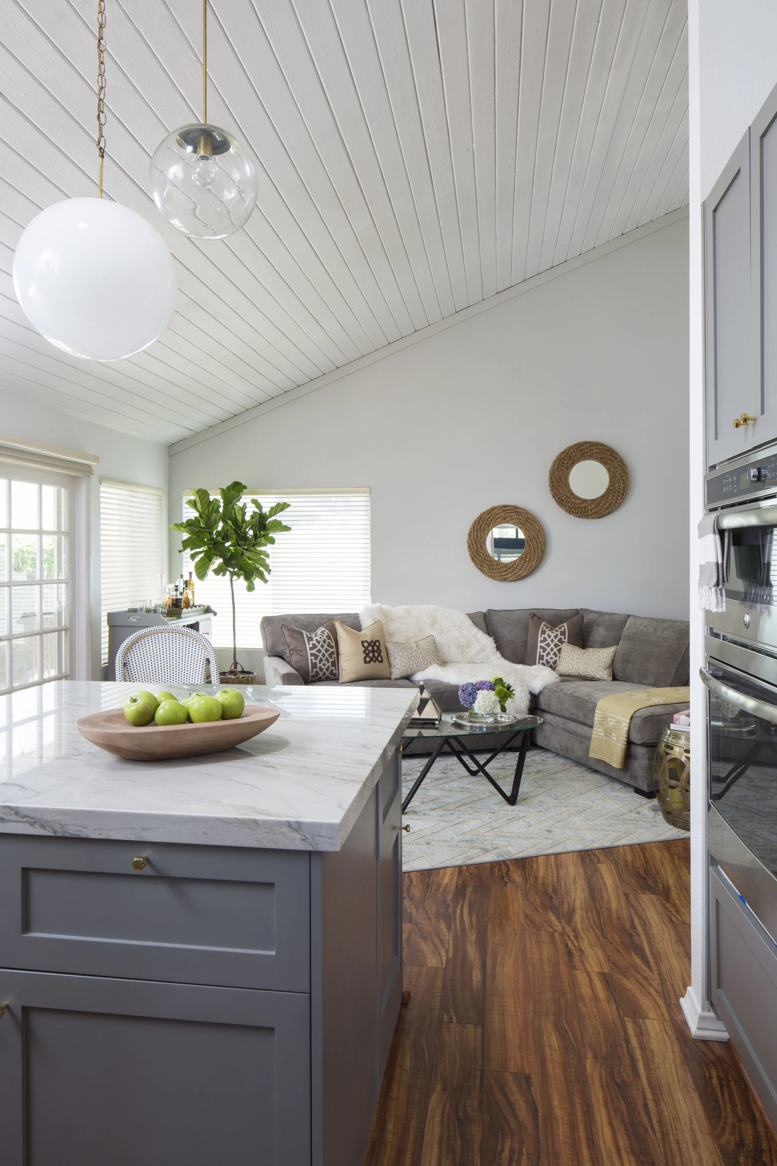 BreezeMidway_KitchenToFamilyRoom_V2_HR.jpg