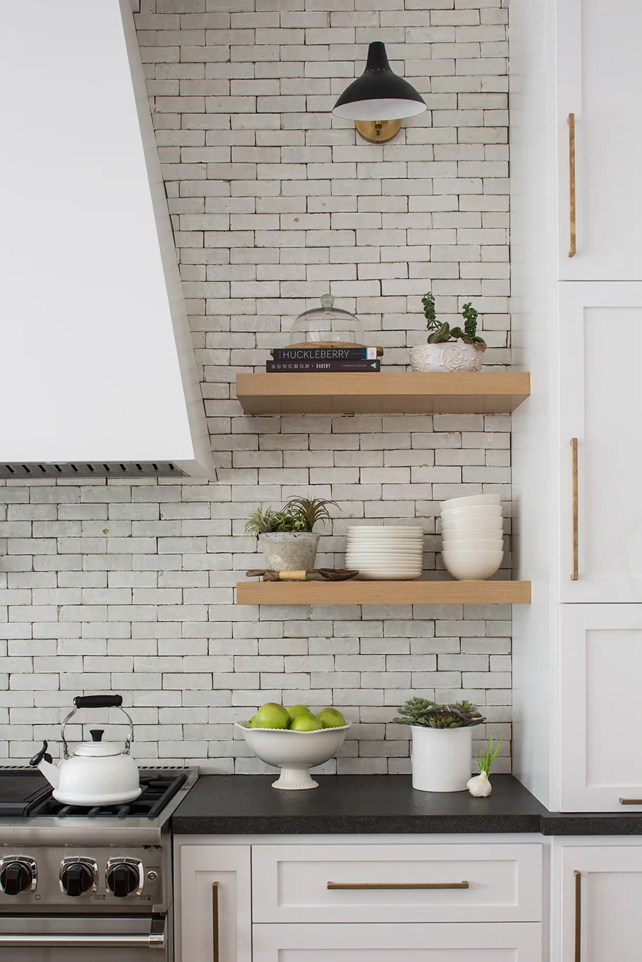 Breeze_Corinth_MeghanBobPhoto_KitchenShelf1_WEB.jpg