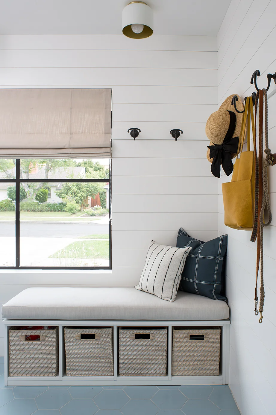 Breeze_Corinth_MeghanBobPhoto_LaundryRoomBench_A_WEB.jpg