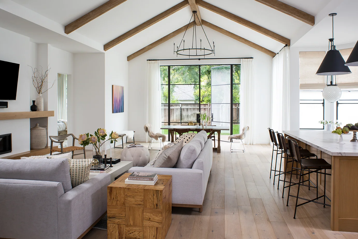 Breeze_Corinth_MeghanBobPhoto_LivingToDining_WEB.jpg