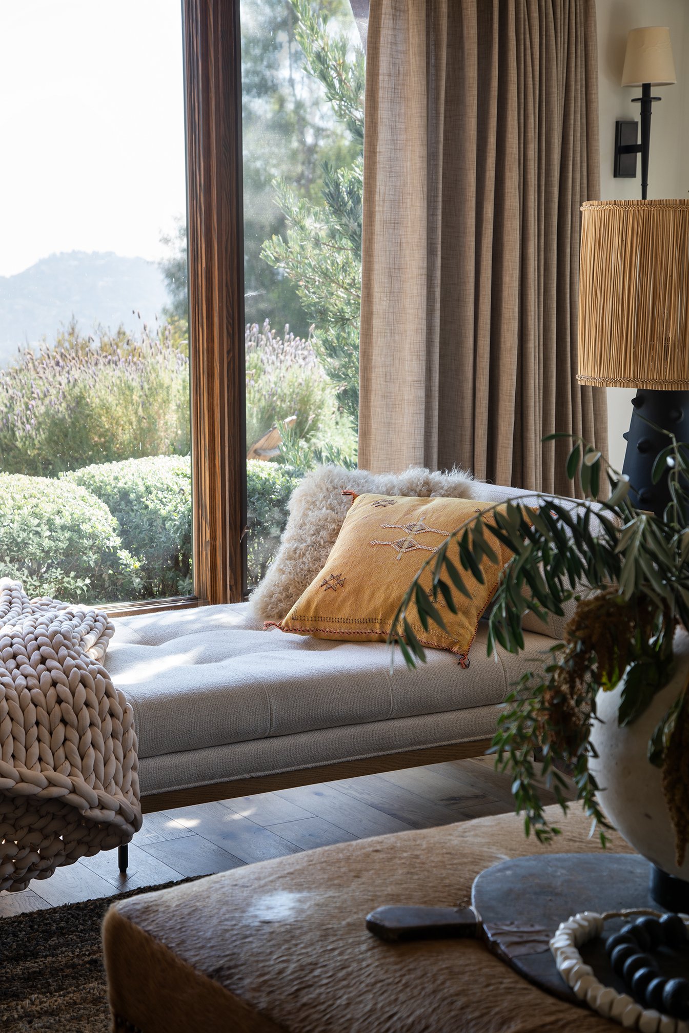 Breeze_Taos_MeghanBob_LivingRoomDetail_WEB.jpg