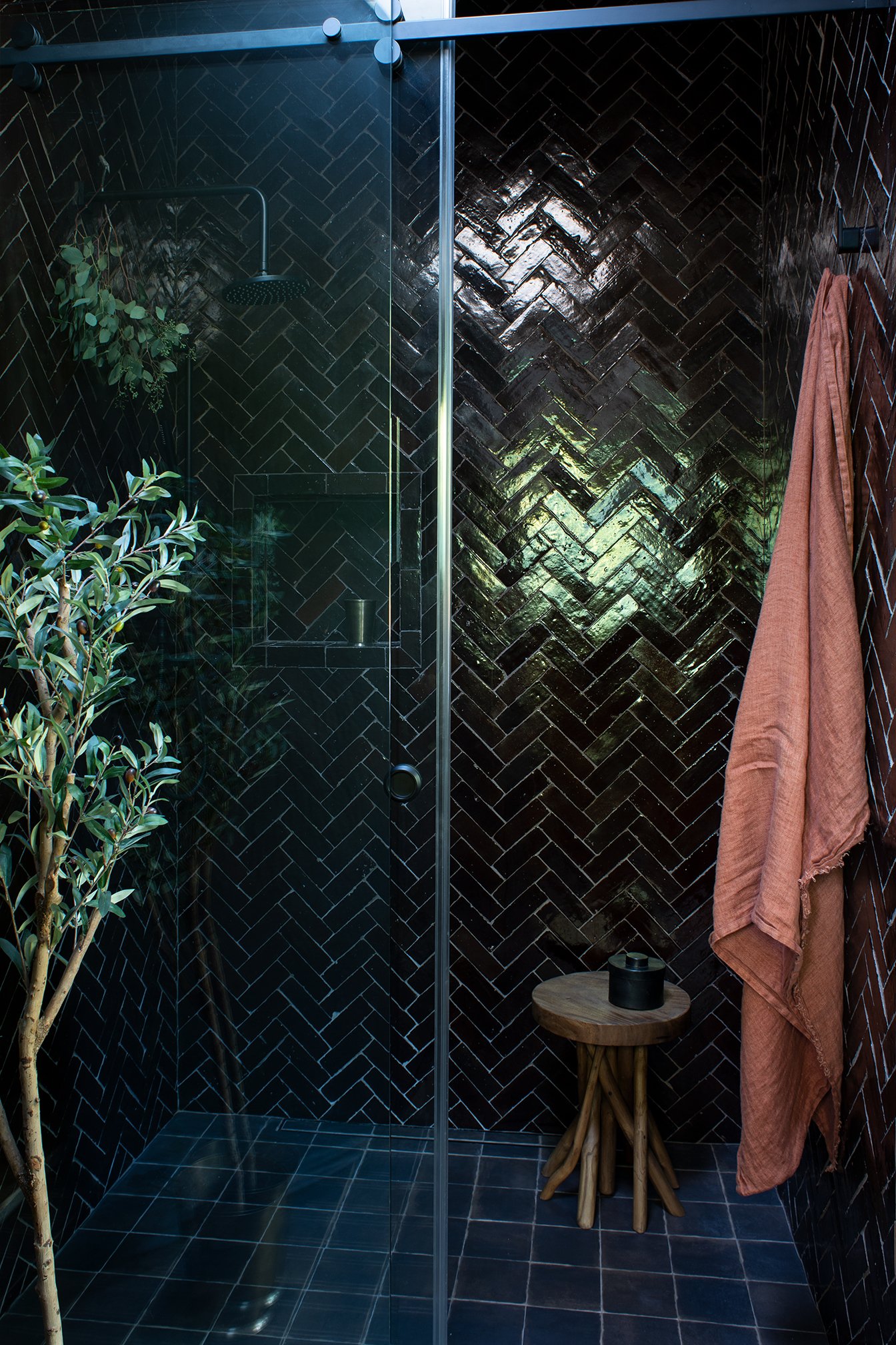 Breeze_Taos_MeghanBob_MainShower_WEB.jpg