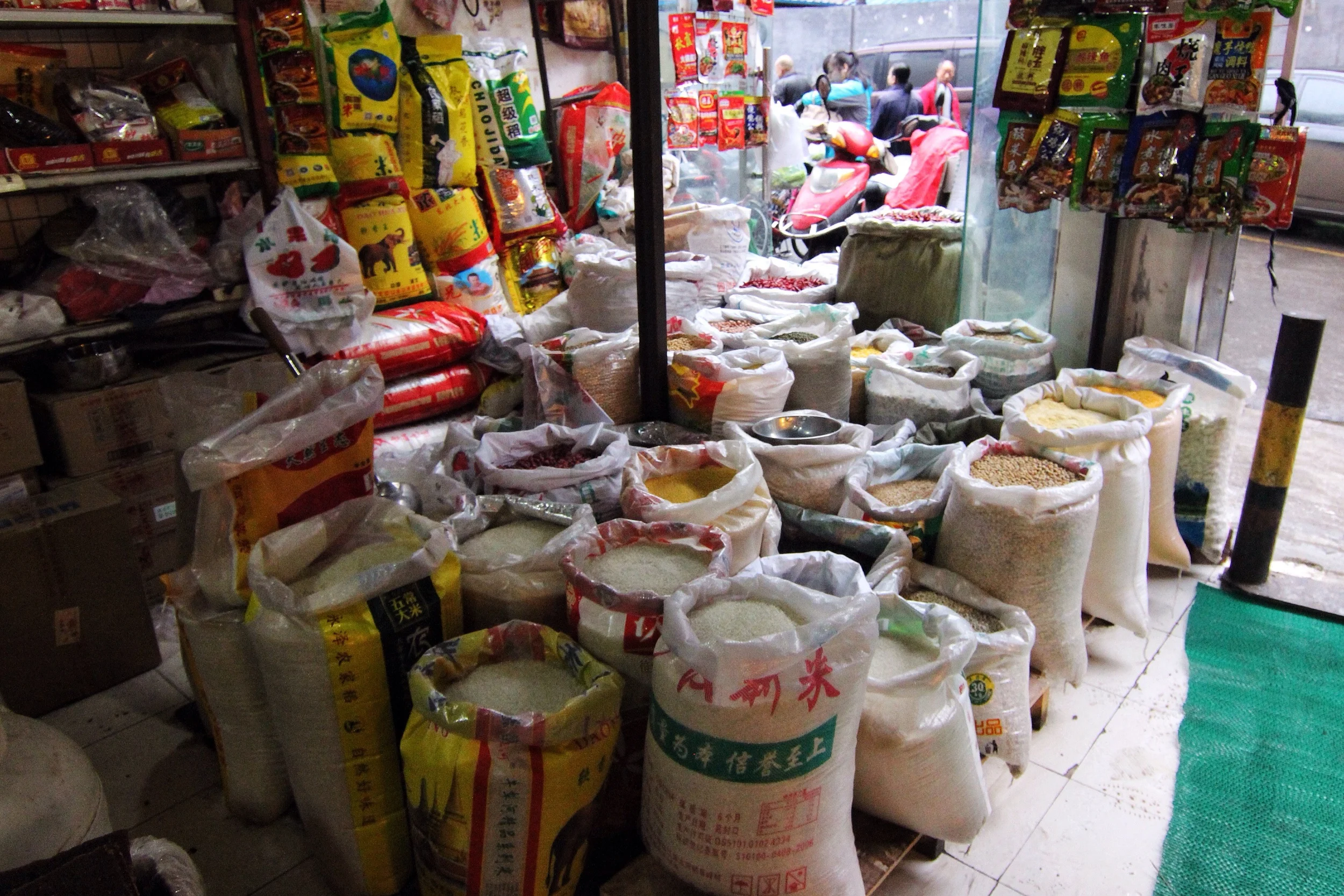 Spices n things at the market.