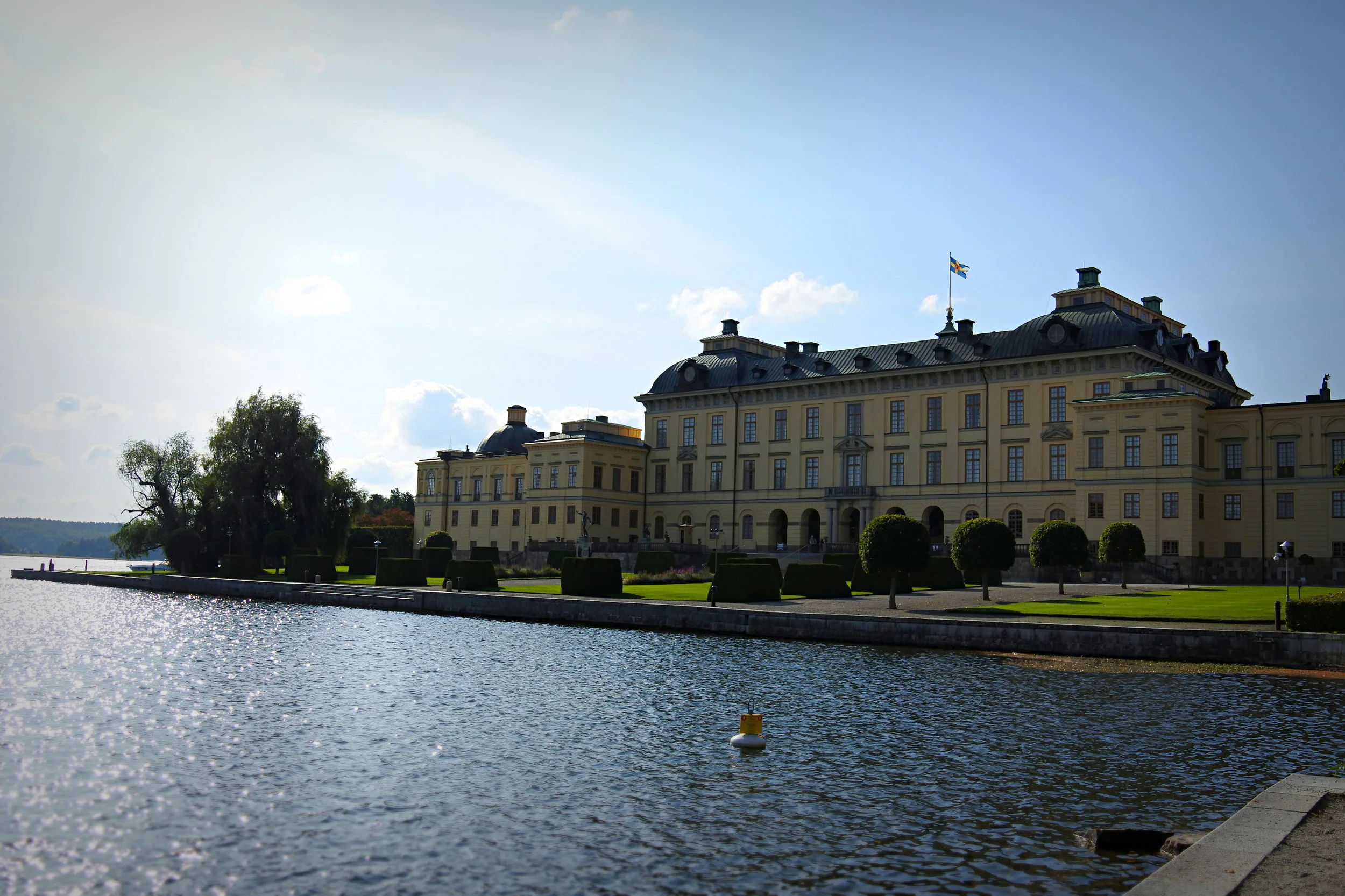 Rear view of the palace.