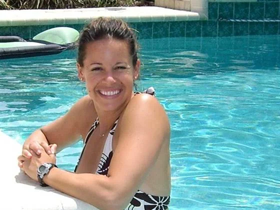 Jenna Wolfe Enjoys some R&R