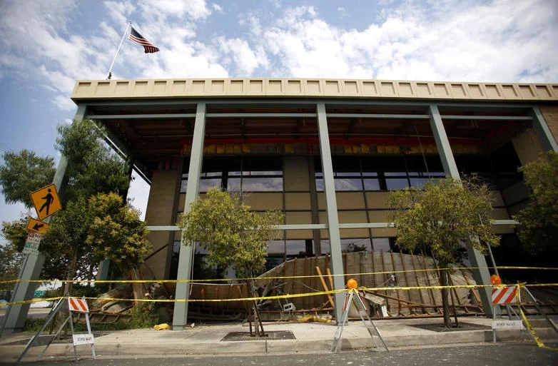 Now this is Breaking News...