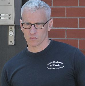 Anderson Cooper Shows off his Hose