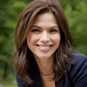 NY Anchor Admits She was Never Asked to Prom 