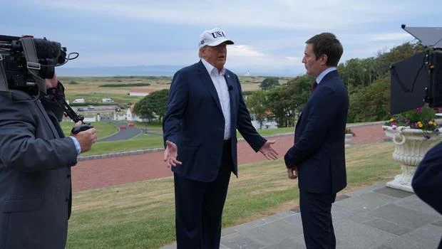 Glor Lands Trump 