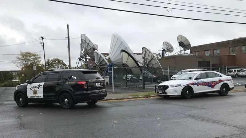 wnyt-police-bomb-threat.jpg