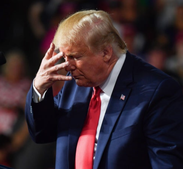 Trump Breaks Up with Fox News for a Younger Network 