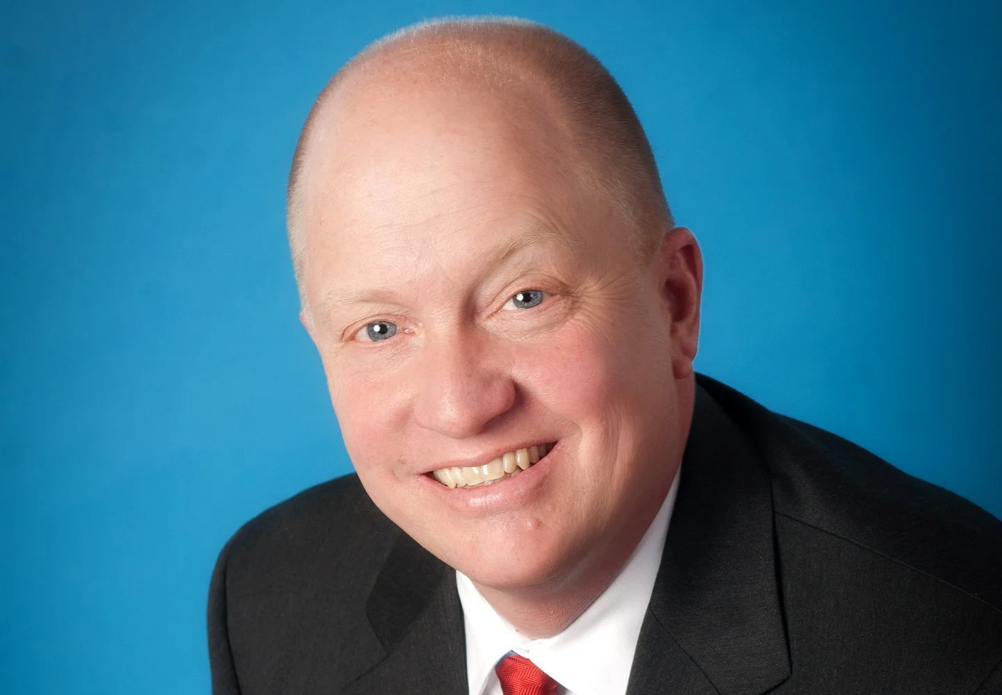 Sinclair Staffers Wait on Masks 