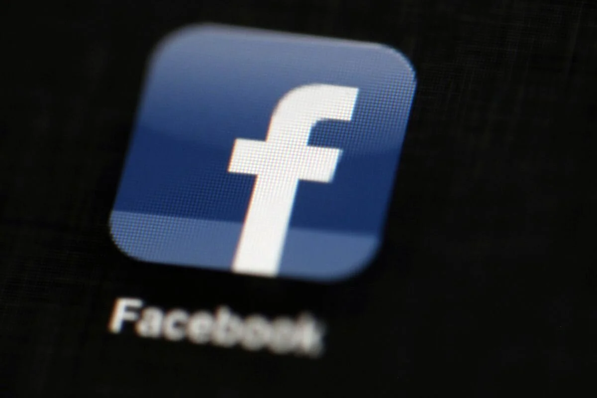 Facebook/Instagram Go Dark 