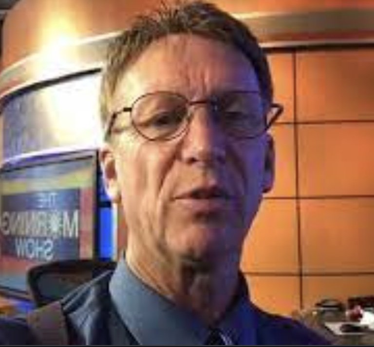 Former Anchor Sues Sinclair 
