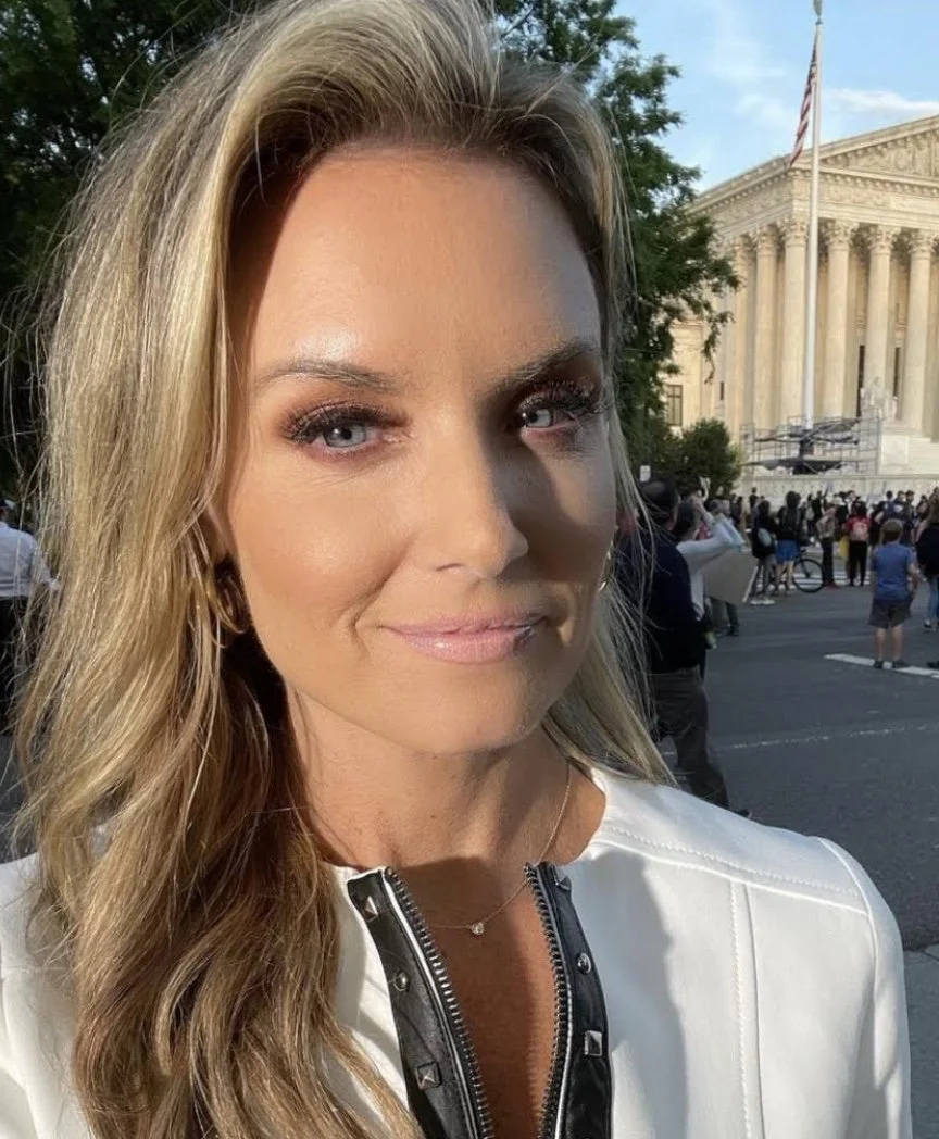 SCOTUS To Allow Bans on Abortion, But First Left Me Take a Selfie 