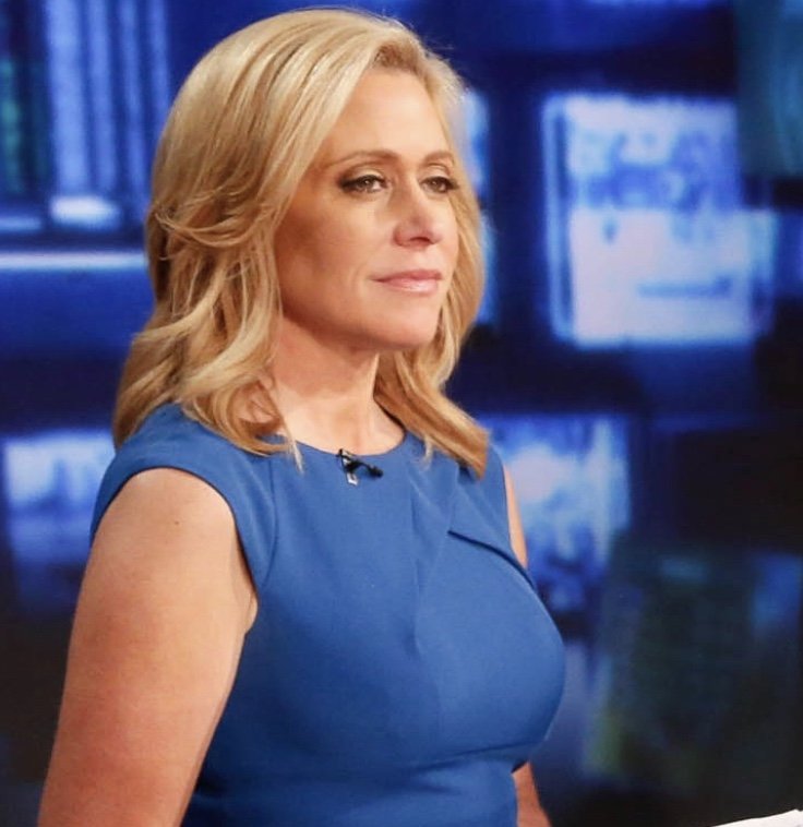 Fox News Pays Out Settlement to Former Anchor 